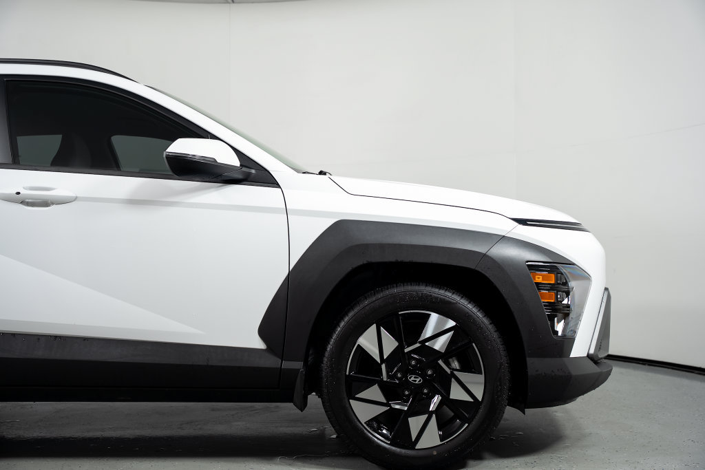 Used 2024 Hyundai Kona SEL FWD image 4