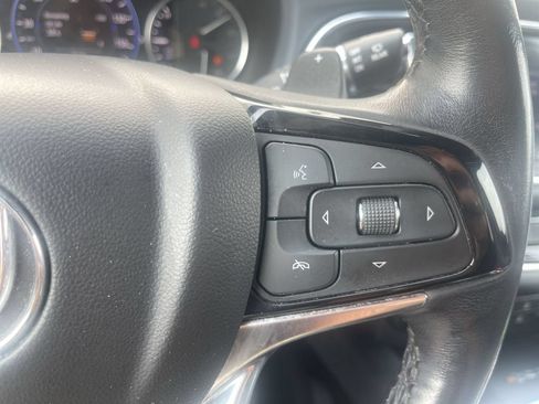 Used 2024 Buick Enclave Premium AWD/4WD image 21