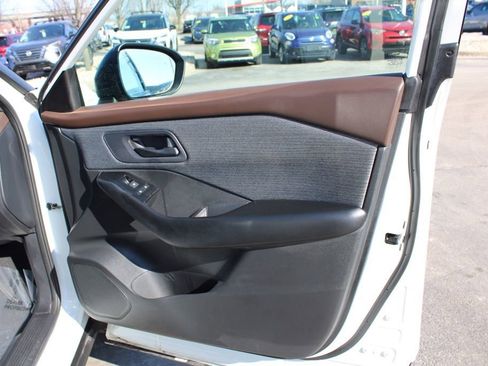 Used 2023 Nissan Rogue S image 21