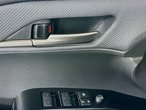 Used 2025 Toyota Camry SE image 18