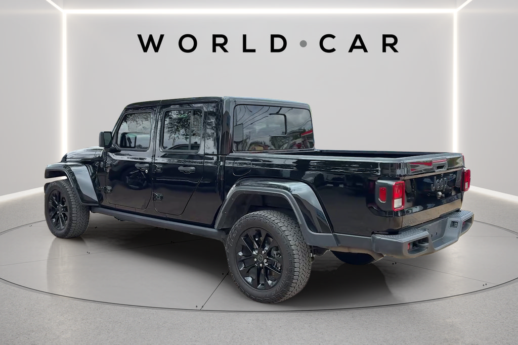 Used 2025 Jeep Gladiator Sport AWD/4WD image 11