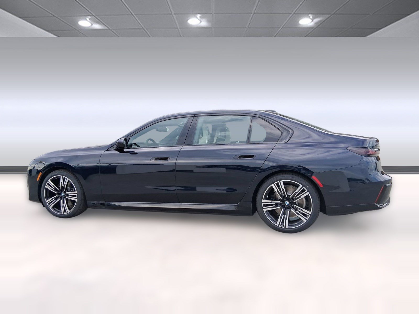 Used 2026 BMW i7 eDrive50 w/ M Sport Package RWD image 2
