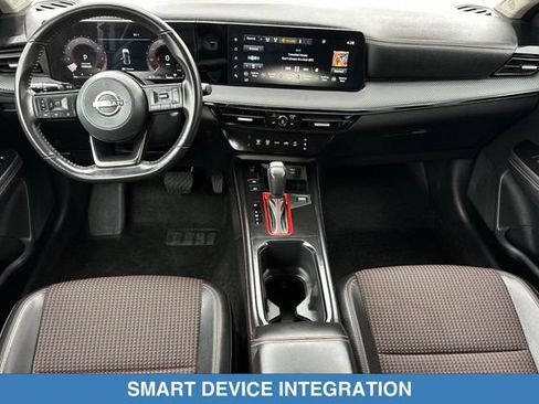 Used 2025 Nissan Kicks SR AWD/4WD image 14