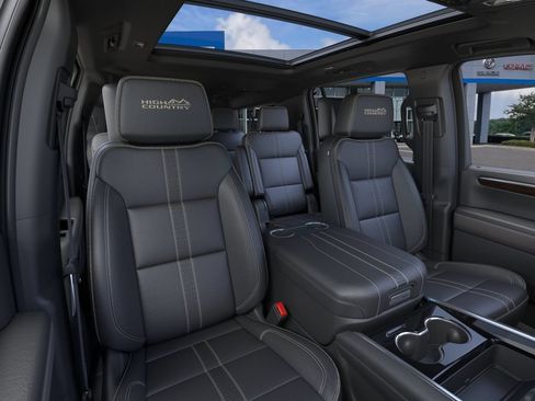 New 2026 Chevrolet Suburban High Country AWD/4WD image 17