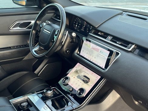Used 2018 Land Rover Range Rover Velar R-Dynamic SE AWD/4WD image 16