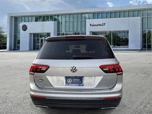 Certified 2021 Volkswagen Tiguan SE w/ Panoramic Sunroof Package image 5