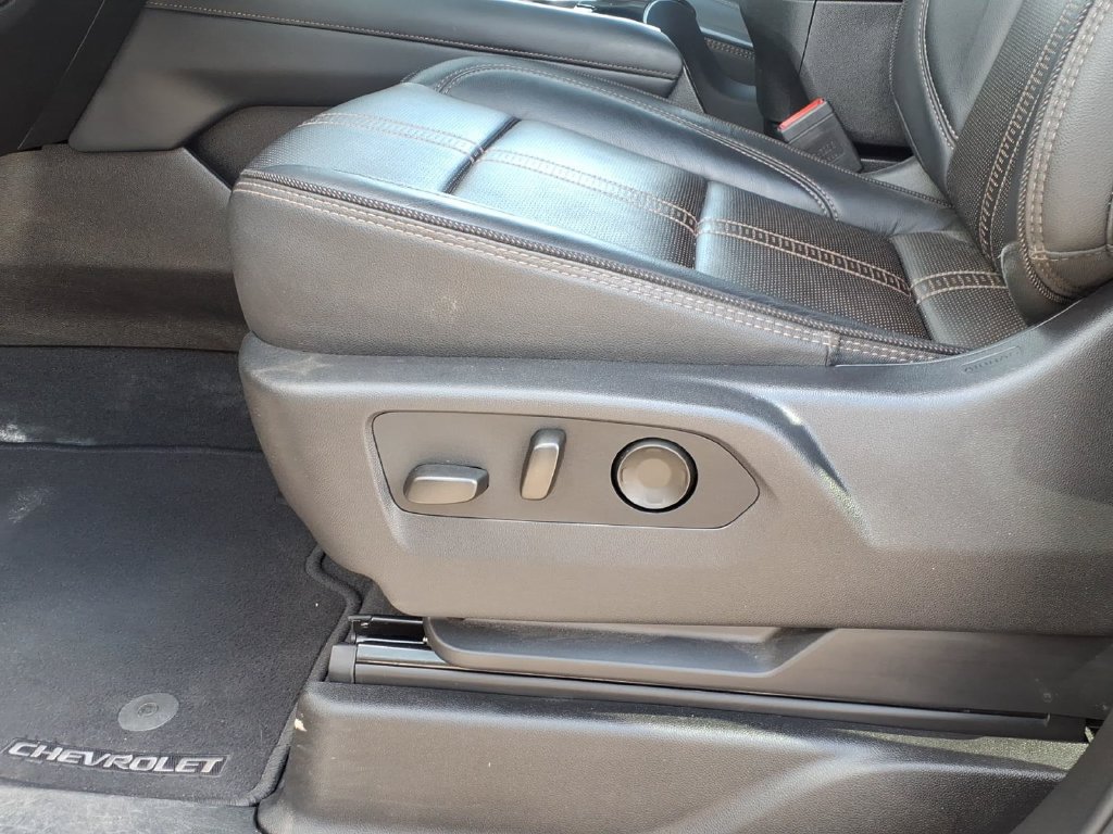 Used 2026 Chevrolet Suburban High Country AWD/4WD image 27