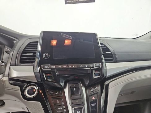 Used 2018 Honda Odyssey Elite image 18