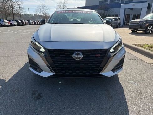 Used 2024 Nissan Altima 2.5 SR image 2