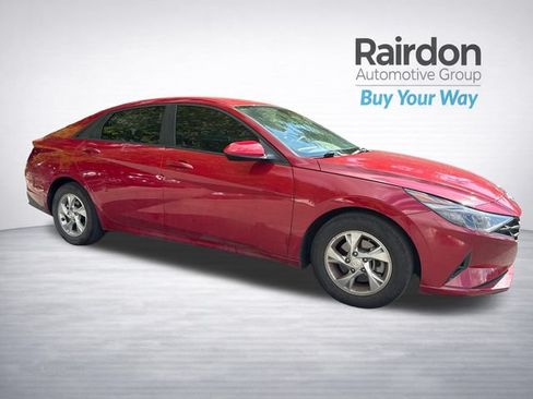 Used 2022 Hyundai Elantra SE FWD image 1