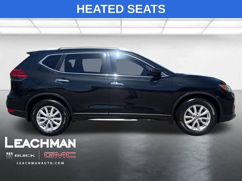 Used 2017 Nissan Rogue SV FWD image 2