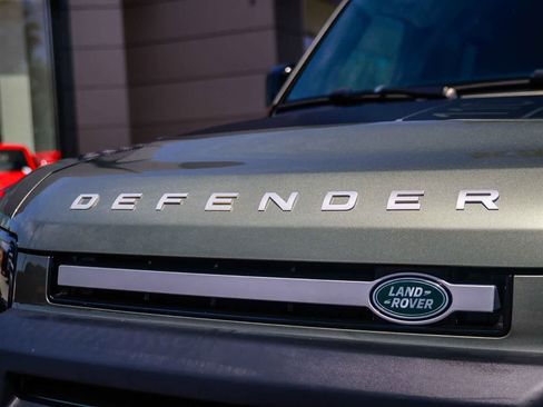 Used 2022 Land Rover Defender 110 SE AWD/4WD image 11