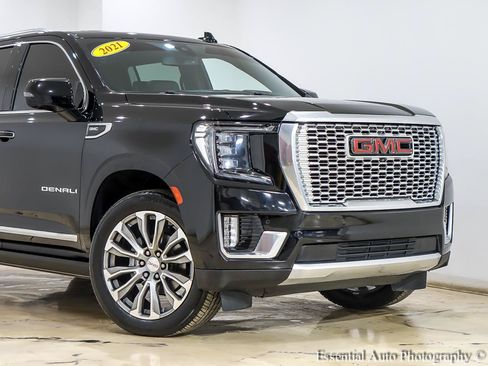 Used 2021 GMC Yukon XL Denali w/ LPO, Illumination Package AWD/4WD image 2