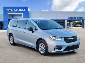Used 2024 Chrysler Pacifica Touring-L FWD 360° Tour