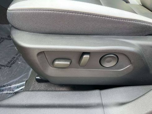 Used 2025 Buick Envision Sport Touring AWD/4WD image 18