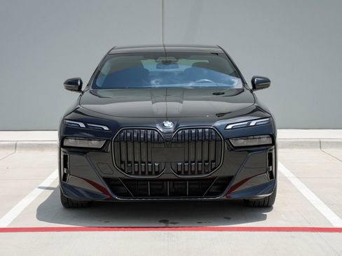 Used 2024 BMW 740i RWD image 3