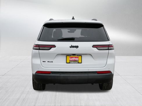 Used 2022 Jeep Grand Cherokee L Laredo image 6