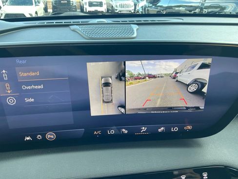 Certified 2025 Buick Enclave Preferred AWD/4WD image 18