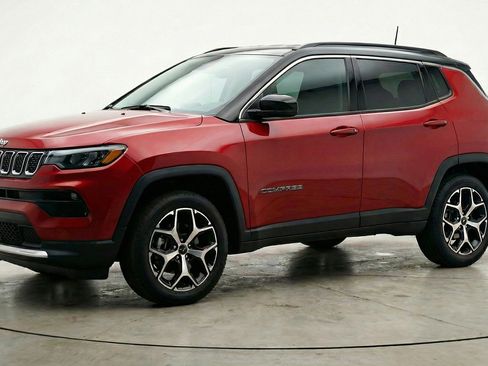 Used 2025 Jeep Compass Limited image 3