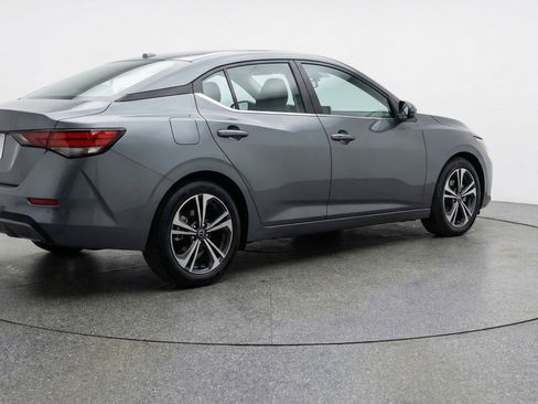 Used 2025 Nissan Sentra SV image 9