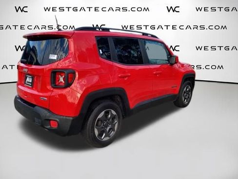 Used 2018 Jeep Renegade Latitude FWD image 22