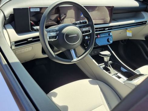 New 2026 Hyundai Tucson SEL image 3