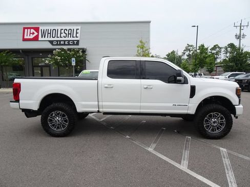 Used 2022 Ford F250 Lariat w/ Lariat Ultimate Package AWD/4WD image 3
