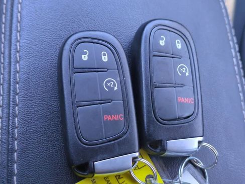 Used 2016 Jeep Cherokee Limited AWD/4WD image 36