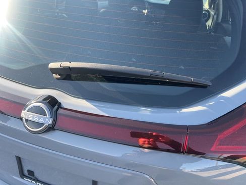 Used 2023 Nissan Kicks SV image 34