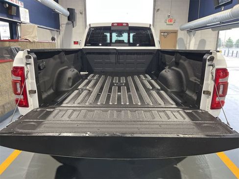 Used 2021 RAM 3500 Laramie w/ Chrome Appearance Group AWD/4WD image 6