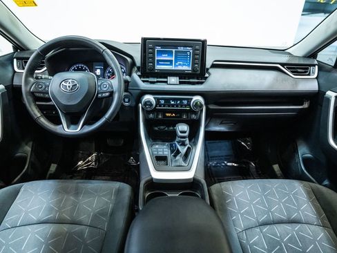 Used 2020 Toyota RAV4 XLE w/ Convenience Package image 13