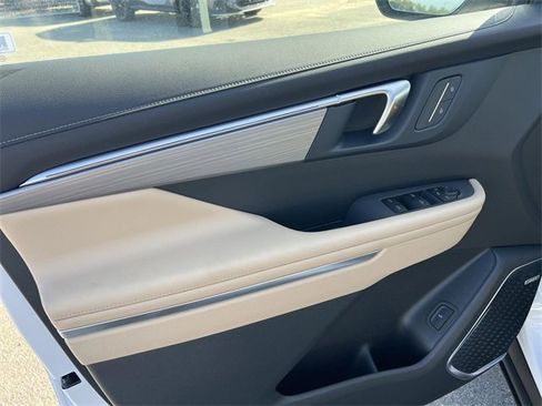 New 2026 Buick Enclave Preferred image 10