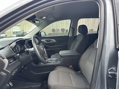 Used 2018 Chevrolet Traverse LT image 18