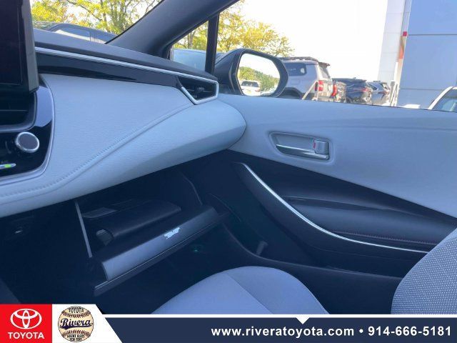 Used 2023 Toyota Corolla SE w/ Carpet Mat Package (TMS) FWD image 33