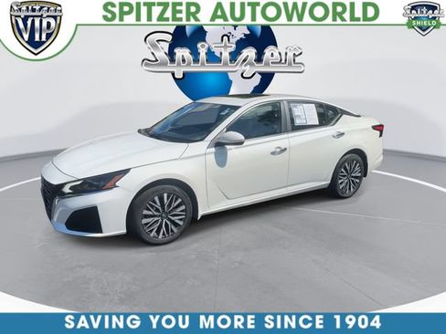 Used 2023 Nissan Altima 2.5 SV w/ SV Premium Package AWD/4WD image 6