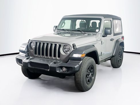 Used 2021 Jeep Wrangler Sport AWD/4WD image 3