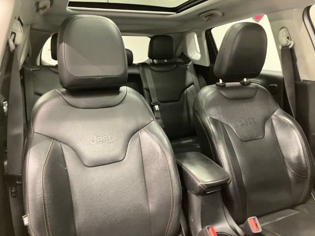 Used 2018 Jeep Compass Limited w/ Navigation Group AWD/4WD image 28