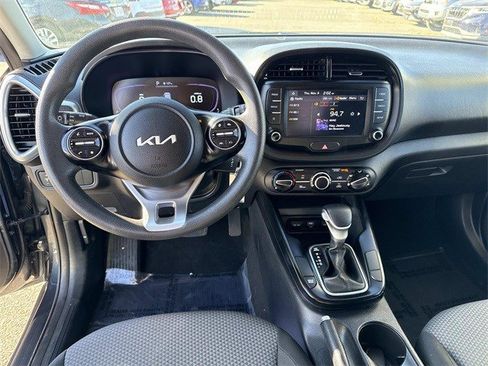 Certified 2023 Kia Soul LX w/ LX Technology Package image 17