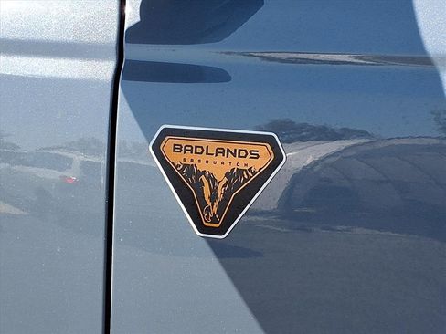 Used 2023 Ford Bronco Badlands w/ Sasquatch Package image 11