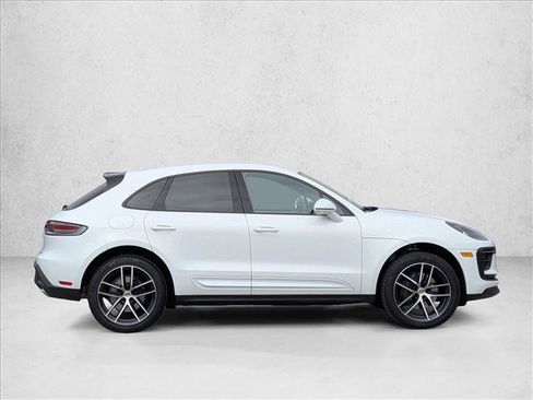 Used 2025 Porsche Macan image 8