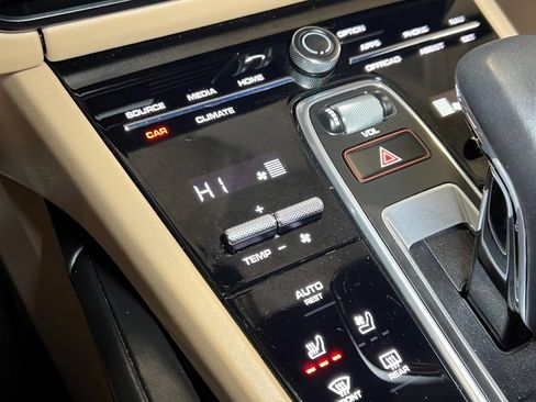 Used 2022 Porsche Cayenne S image 41