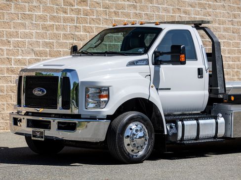 Used 2018 Ford F650 2WD Regular Cab Super Duty image 16