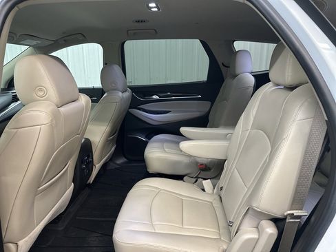 Used 2020 Buick Enclave Essence image 30