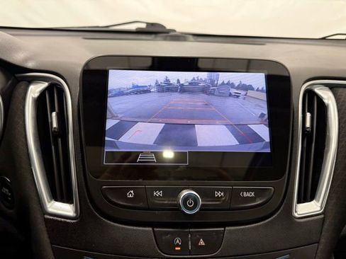 Used 2021 Chevrolet Malibu LT image 33