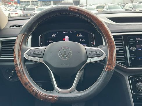 Used 2023 Volkswagen Atlas SE image 12