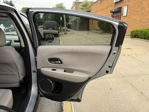 Used 2018 Honda HR-V EX image 24
