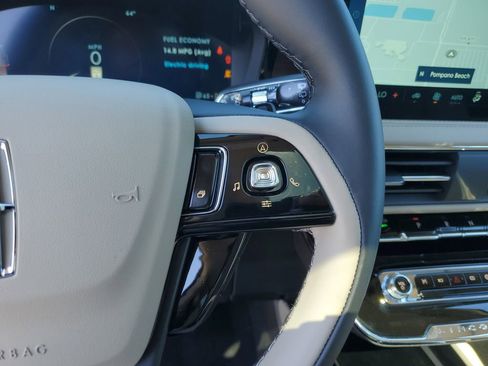 New 2026 Lincoln Corsair Grand Touring AWD/4WD image 24