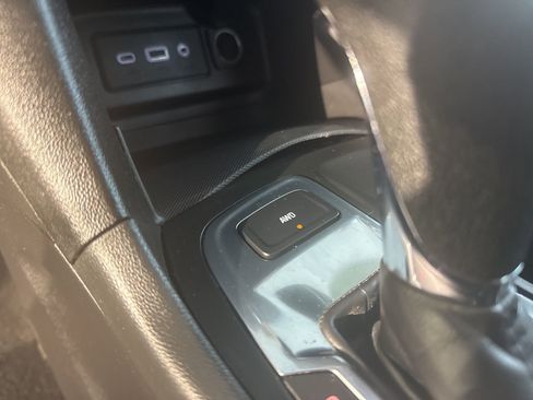 Used 2021 Chevrolet Equinox LT image 27