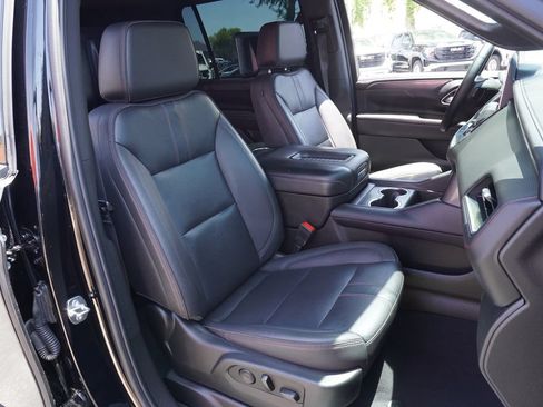 Certified 2023 Chevrolet Suburban RST w/ Sport Performance Package AWD/4WD image 13