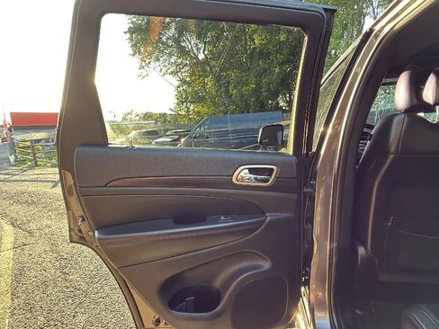 Used 2014 Jeep Grand Cherokee Altitude image 14